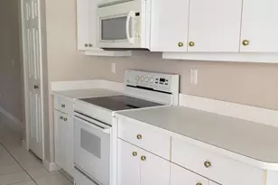557 SW New Castle Cove, Port Saint Lucie, FL 34986 - Photo 5