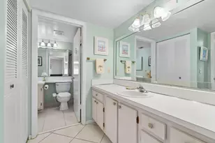 336 Pine Ridge Cir, Greenacres, FL 33463 - Photo 17