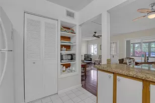 339 Pine Ridge Cir, Greenacres, FL 33463 - Photo 15