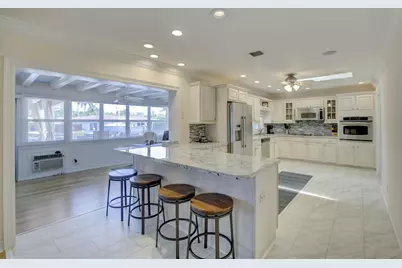 1920 Waters Edge, Pompano Beach, FL 33062 - Photo 9