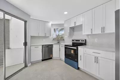 3590 Via Poinciana #202, Lake Worth, FL 33467 - Photo 25