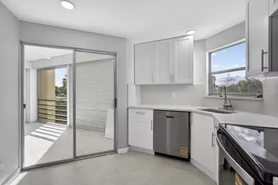 3590 Via Poinciana #202, Lake Worth, FL 33467 - Photo 29