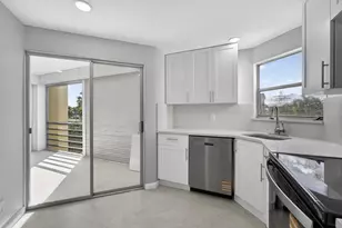 3590 Via Poinciana, Lake Worth, FL 33467 - Photo 29