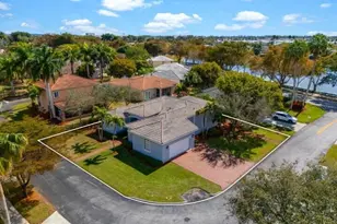 2570 SE 4th Pl, Homestead, FL 33033 - Photo 43