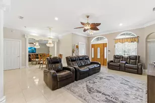 2570 SE 4th Pl, Homestead, FL 33033 - Photo 9