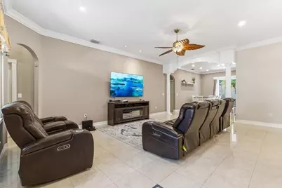 2570 SE 4th Place, Homestead, FL 33033 - Photo 7