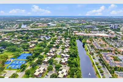 2213 22nd Lane, Palm Beach Gardens, FL 33418 - Photo 9