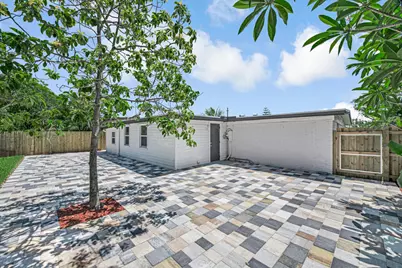12063 Acapulco Avenue, Palm Beach Gardens, FL 33410 - Photo 9