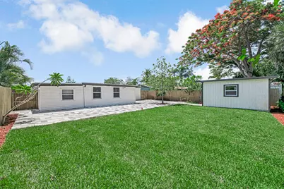 12063 Acapulco Avenue, Palm Beach Gardens, FL 33410 - Photo 11