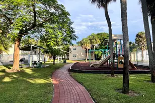 405 Executive Center Dr, West Palm Beach, FL 33401 - Photo 31