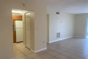 405 Executive Center Dr, West Palm Beach, FL 33401 - Photo 9