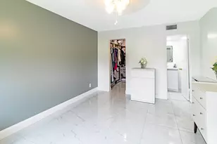 10331 Sunrise Lakes Blvd, Sunrise, FL 33322 - Photo 15