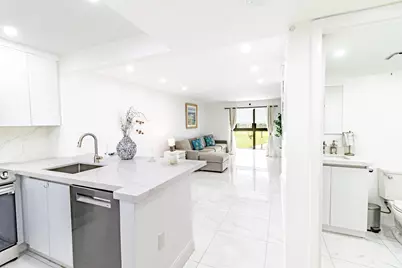 10331 Sunrise Lakes Boulevard #302, Sunrise, FL 33322 - Photo 3
