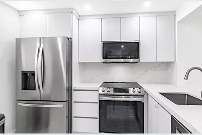 10331 Sunrise Lakes Boulevard #302, Sunrise, FL 33322 - Photo 5