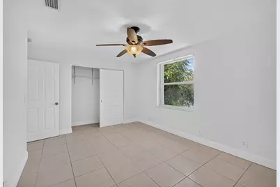 946 Summit Lake Drive, West Palm Beach, FL 33406 - Photo 17