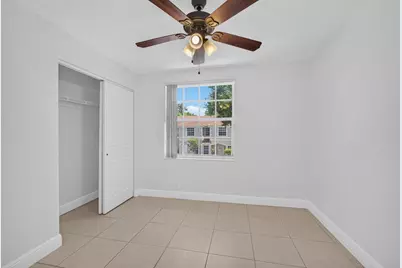 946 Summit Lake Drive, West Palm Beach, FL 33406 - Photo 23