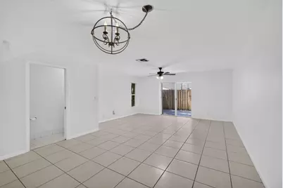 946 Summit Lake Drive, West Palm Beach, FL 33406 - Photo 13