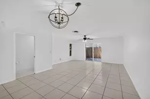 946 Summit Lake Dr, West Palm Beach, FL 33406 - Photo 13