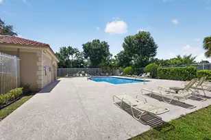 946 Summit Lake Dr, West Palm Beach, FL 33406 - Photo 33