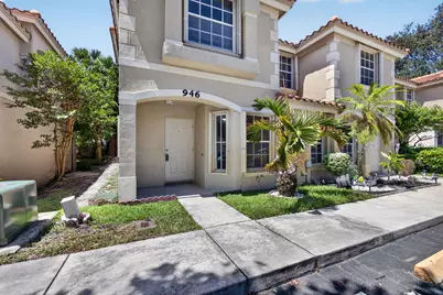 946 Summit Lake Drive, West Palm Beach, FL 33406 - Photo 3