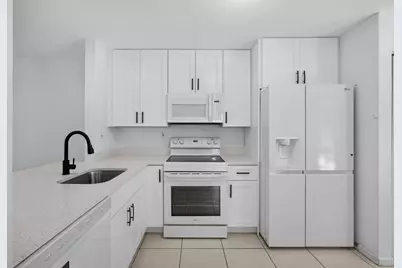 946 Summit Lake Drive, West Palm Beach, FL 33406 - Photo 7