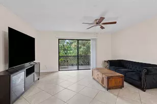 1303 Lakeview E, Royal Palm Beach, FL 33411 - Photo 3