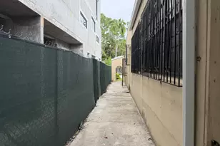 424 NE 72nd St, Miami, FL 33138 - Photo 13