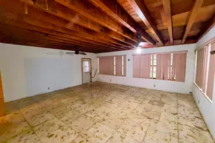 424 NE 72nd St, Miami, FL 33138 - Photo 3