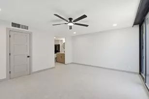 5460 N Ocean Dr, Riviera Beach, FL 33404 - Photo 17