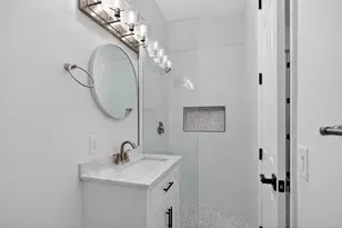 2457 NE 14th St, Pompano Beach, FL 33062 - Photo 13