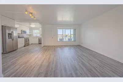 808 SE 7th Street #305, Deerfield Beach, FL 33441 - Photo 3