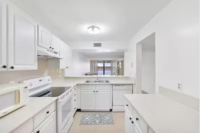 5828 Coral Lake Drive, Margate, FL 33063 - Photo 5