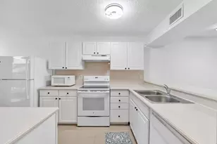 5828 Coral Lake Dr, Margate, FL 33063 - Photo 3