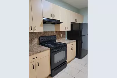3569 Forest Hill Boulevard #117, Palm Springs, FL 33406 - Photo 11