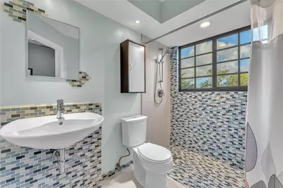 8407 NW 78th Court, Tamarac, FL 33321 - Photo 23