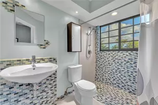 8407 NW 78th Ct, Tamarac, FL 33321 - Photo 23