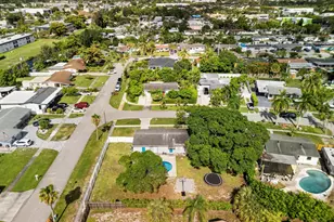 153 Abaco Dr, Palm Springs, FL 33461 - Photo 33