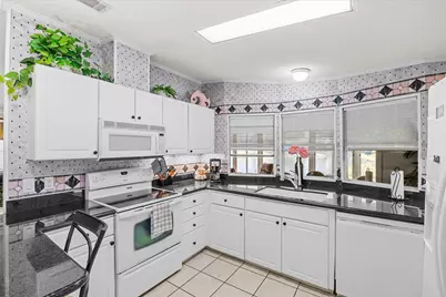 8498 Labelia Court, Port Saint Lucie, FL 34952 - Photo 13