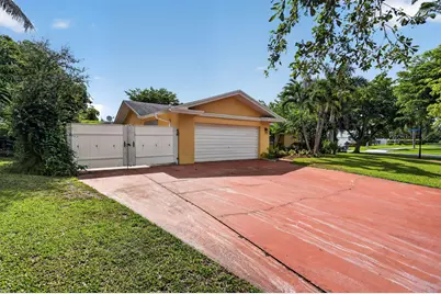 842 Fathom Road W, North Palm Beach, FL 33408 - Photo 3