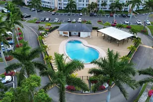 2036 Cornwall B, Boca Raton, FL 33434 - Photo 9