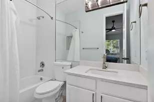 2457 NE 14th St, Pompano Beach, FL 33062 - Photo 17