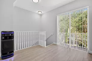 2457 NE 14th St, Pompano Beach, FL 33062 - Photo 11