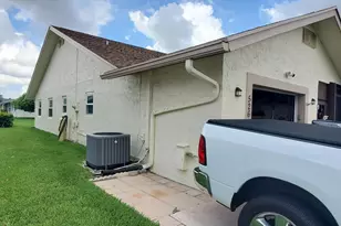 5261 Crystal Anne Dr, West Palm Beach, FL 33417 - Photo 3