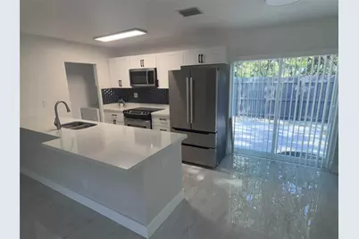 10 SW 5th Court, Deerfield Beach, FL 33441 - Photo 3
