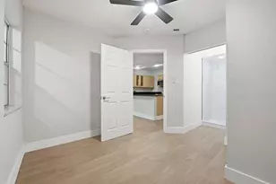 7318 NW 75th St, Tamarac, FL 33321 - Photo 13