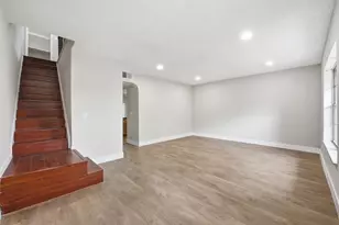 7318 NW 75th St, Tamarac, FL 33321 - Photo 3