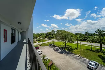 4760 Lucerne Lakes Boulevard W #403, Lake Worth, FL 33467 - Photo 21