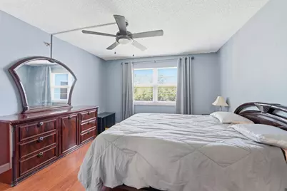 4760 Lucerne Lakes Boulevard W #403, Lake Worth, FL 33467 - Photo 13