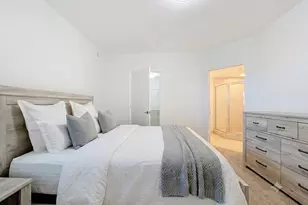 14951 Royal Oaks Ln, North Miami, FL 33181 - Photo 5
