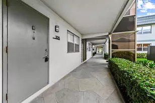 205 Flanders E, Delray Beach, FL 33484 - Photo 7